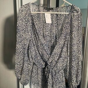 Elizabeth and James Blue and White Wrap Blouse 3/4 Sleeve